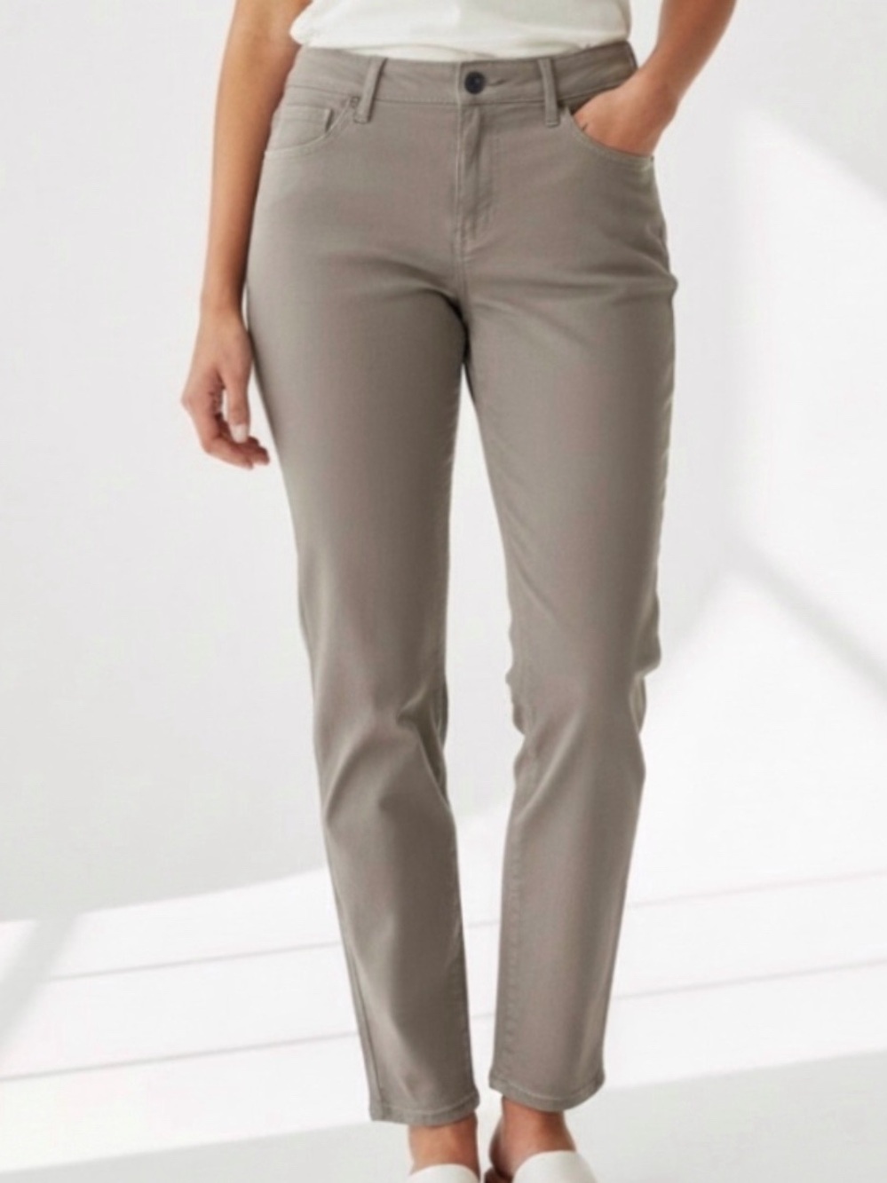 NWT NYDJ SHERI SLIM Straight Leg Jeans in Taupe